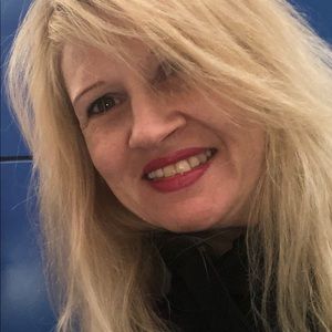 Meet your Posher, Lori